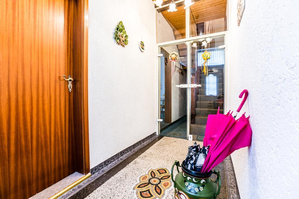 Ferienwohnung Koeln-Altstadt-Nord Стая снимка